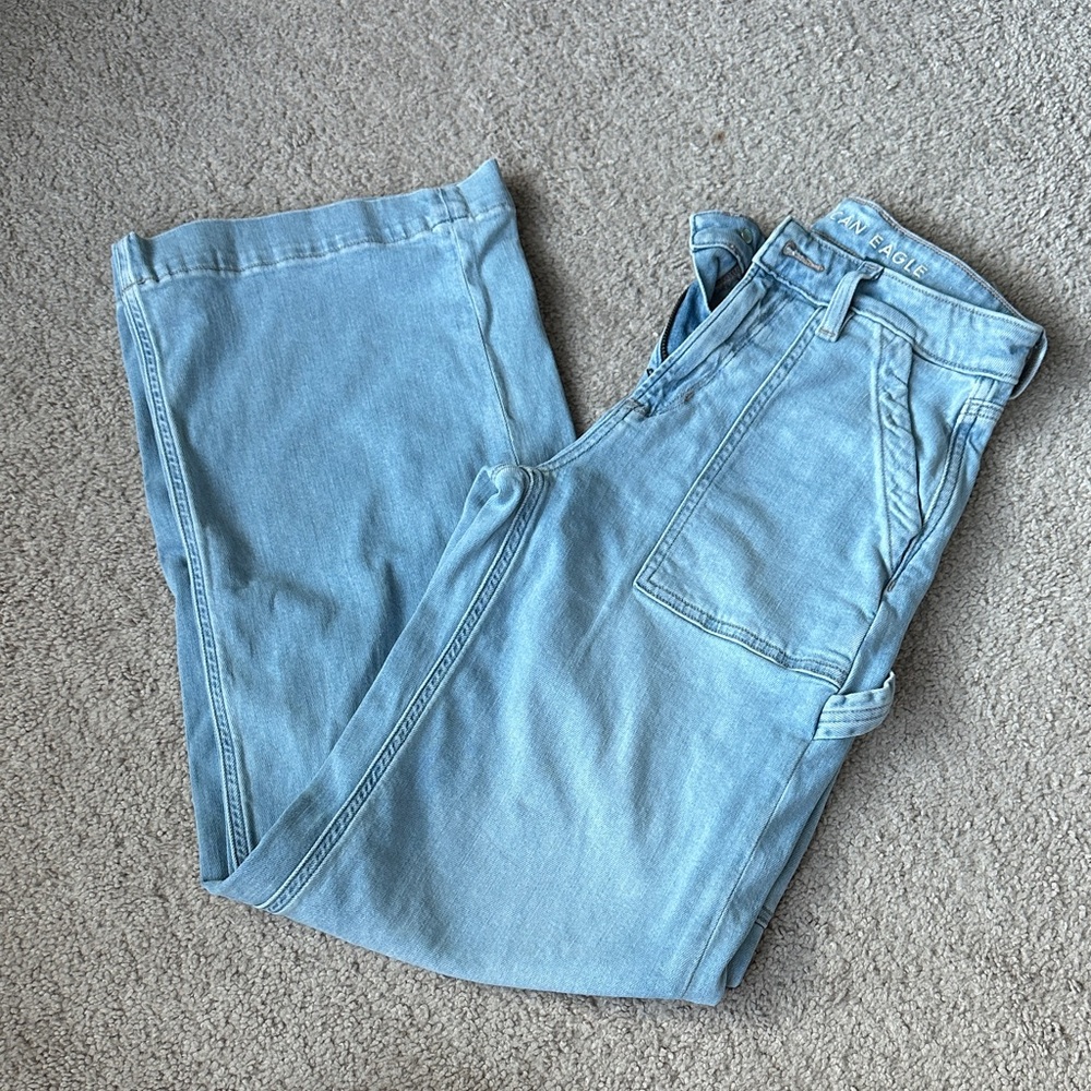 American Eagle Outfitters Women’s Light Blue Relaxed Jeans